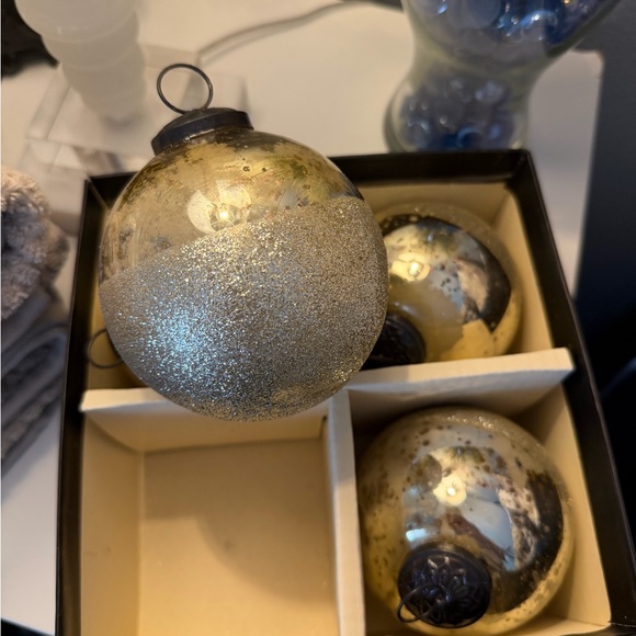 Rachel Zoe Luxe Gold Holiday Ornaments 2 box See Video - Picture 3 of 6